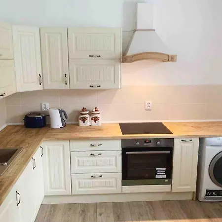 Luxe Bungalow,20min City Centr,5min Airport Holiday home *